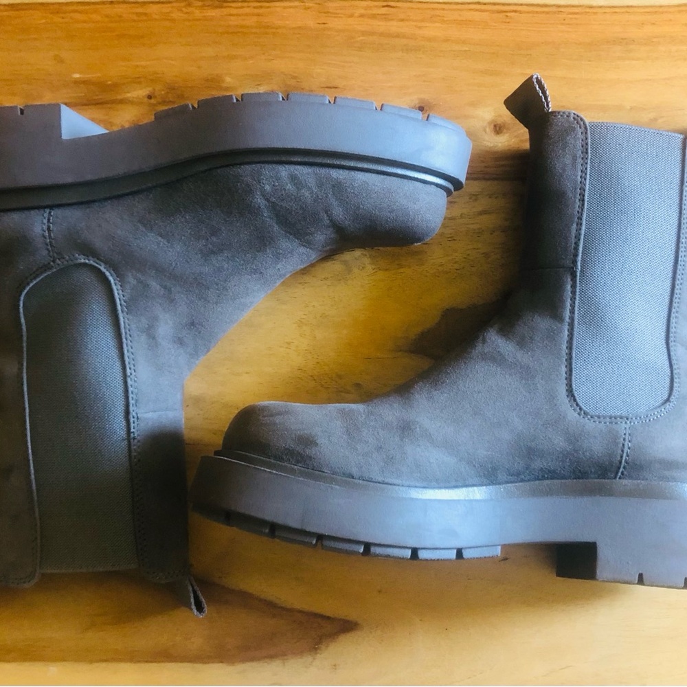 H&M suede pull on boots sz 7
